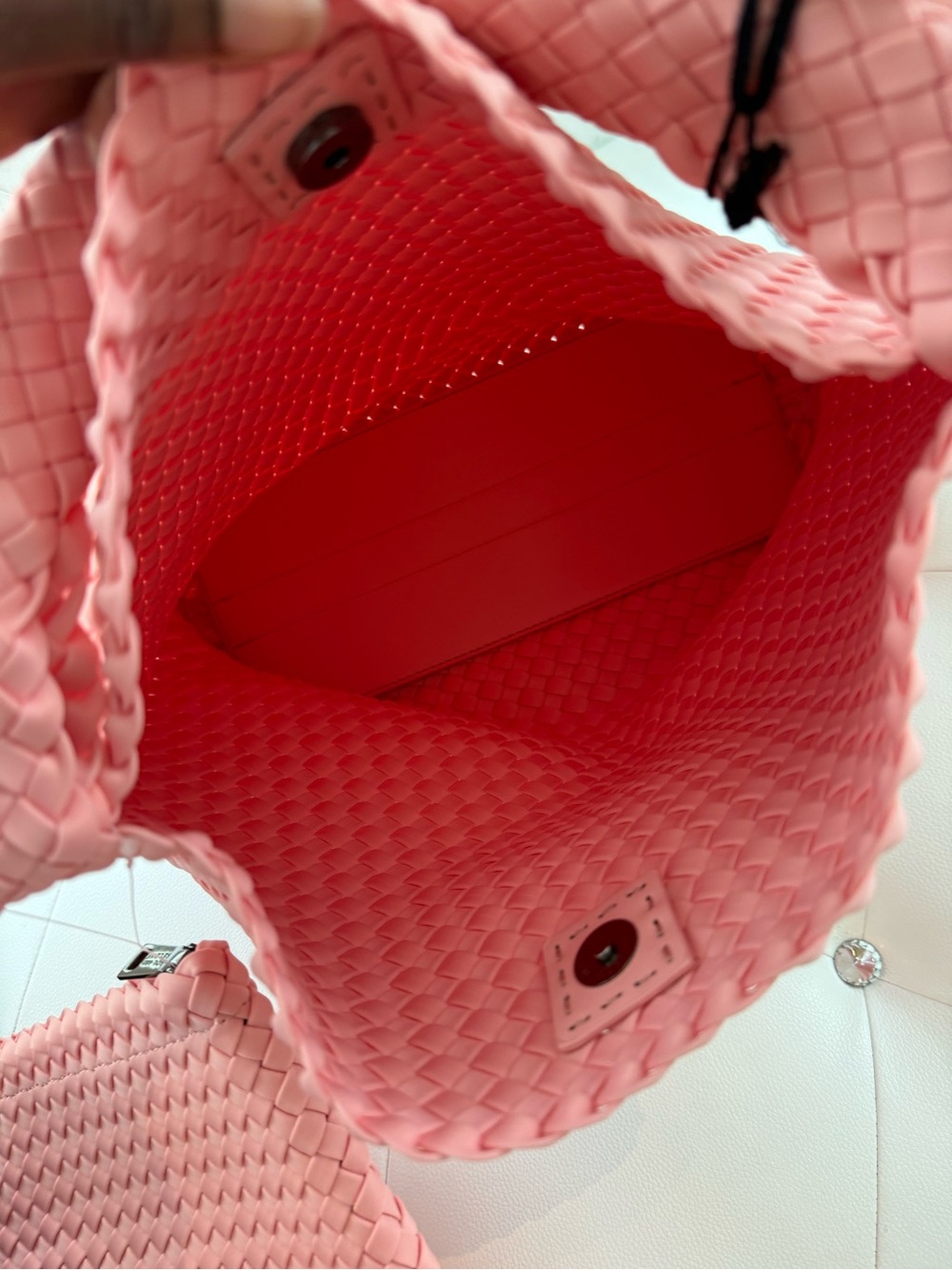 Sol and Selene Pink Woven Hobo Bag with Matching Pouch - Picture 4 of 12
